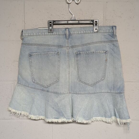 Express High Rise Frayed Denim Mini Skirt Size 14 NWT Coastal Cowgirl Western - Picture 3 of 7
